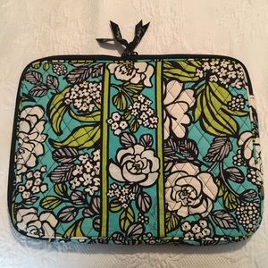EUC RARE Vera Bradley "Island Blooms" Laptop Case